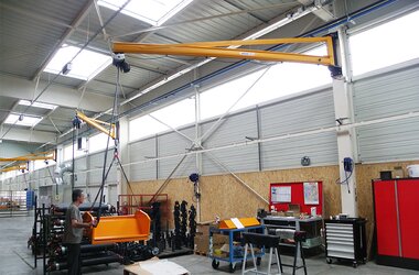 4 Wandschwenkkrane Typ LW – 500 kg mit einer Ausladung von 5 m