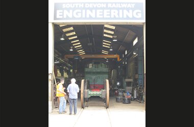 Werkstatt der South Devon Railway in England mit Einträgerlaufkran in Haupthalle