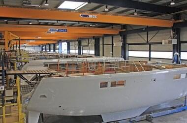 Insgesamt 27 ABUS Krane im Unternehmen Construction Navale Bordeaux in Frankreich