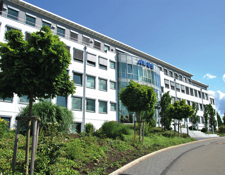 Frontseite der Hauptzentrale ABUS Kransysteme GmbH in Lantenbach 