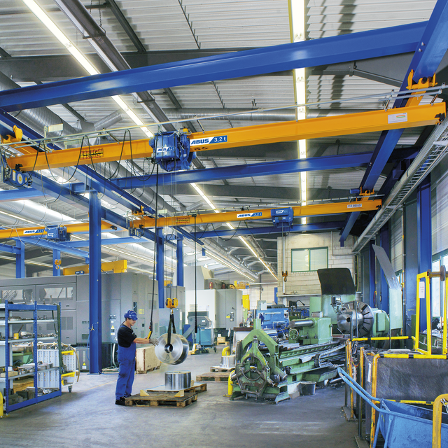 Decken-Laufkrane in der Firma Rosswag in Pfinztal